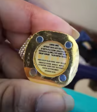 <em>Sarah (Los Angeles Ring)</em>